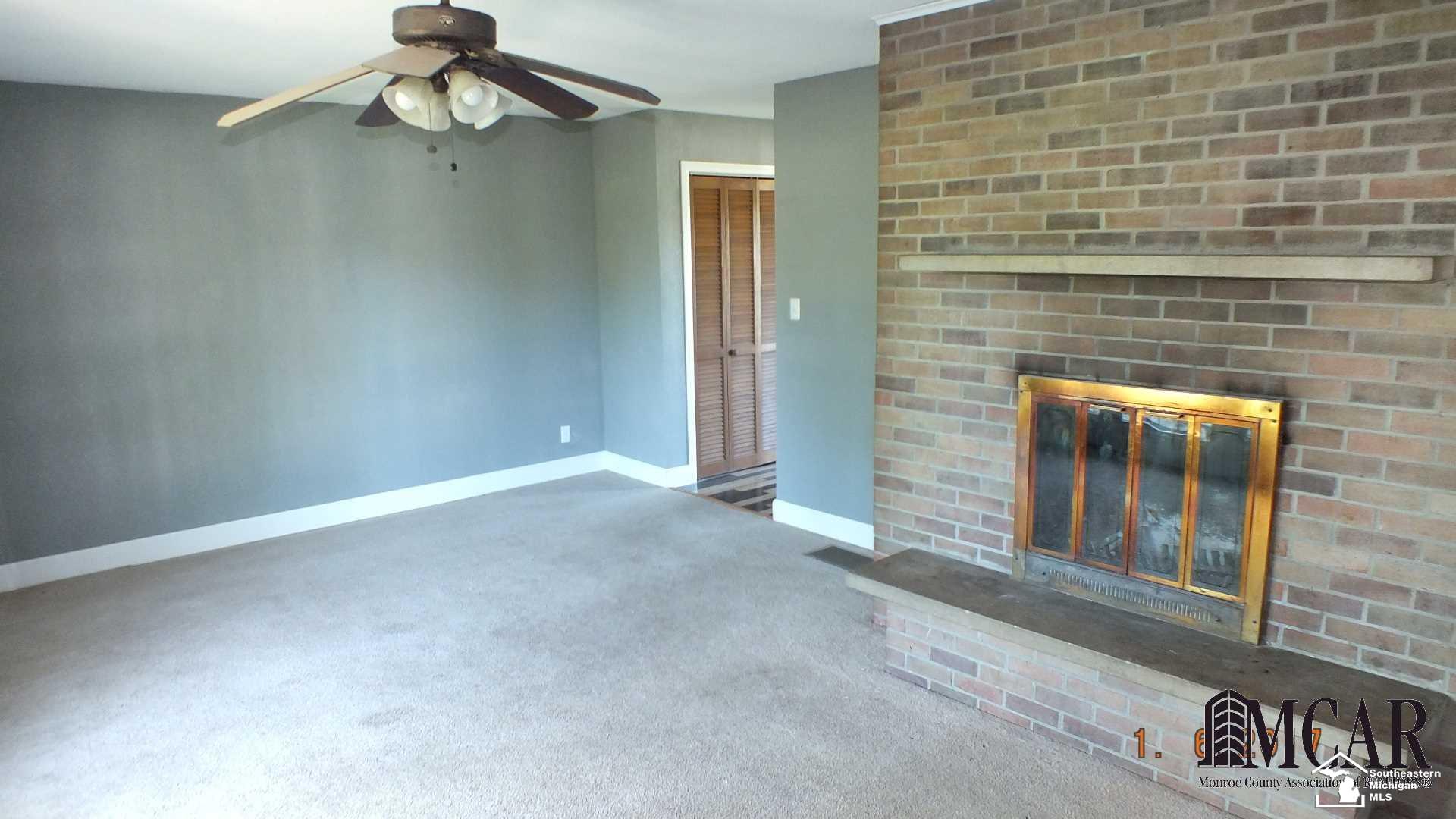13751 South Custer Road Dundee, MI 48131 - Photo 16 of 26 Family room