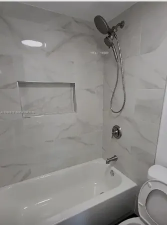 $2,100 | 2350 Northeast 135th Street, Unit 308, North Miami, FL 33181