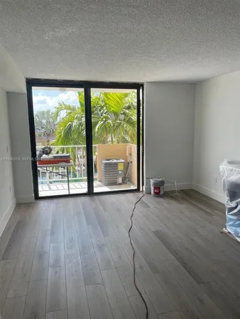 $2,100 | 2350 Northeast 135th Street, Unit 308, North Miami, FL 33181