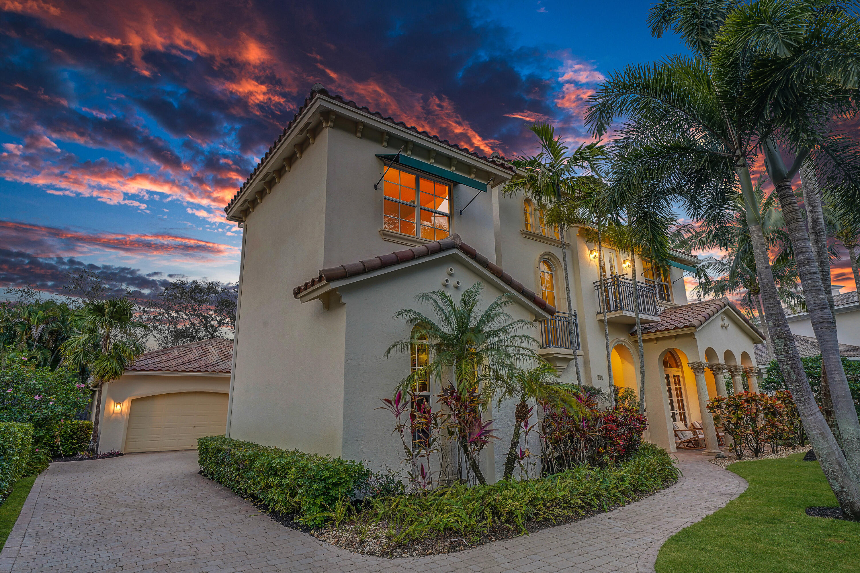 110 Villa Bella Jupiter, FL 33458 - Photo 4 of 79 69_Twilight_3