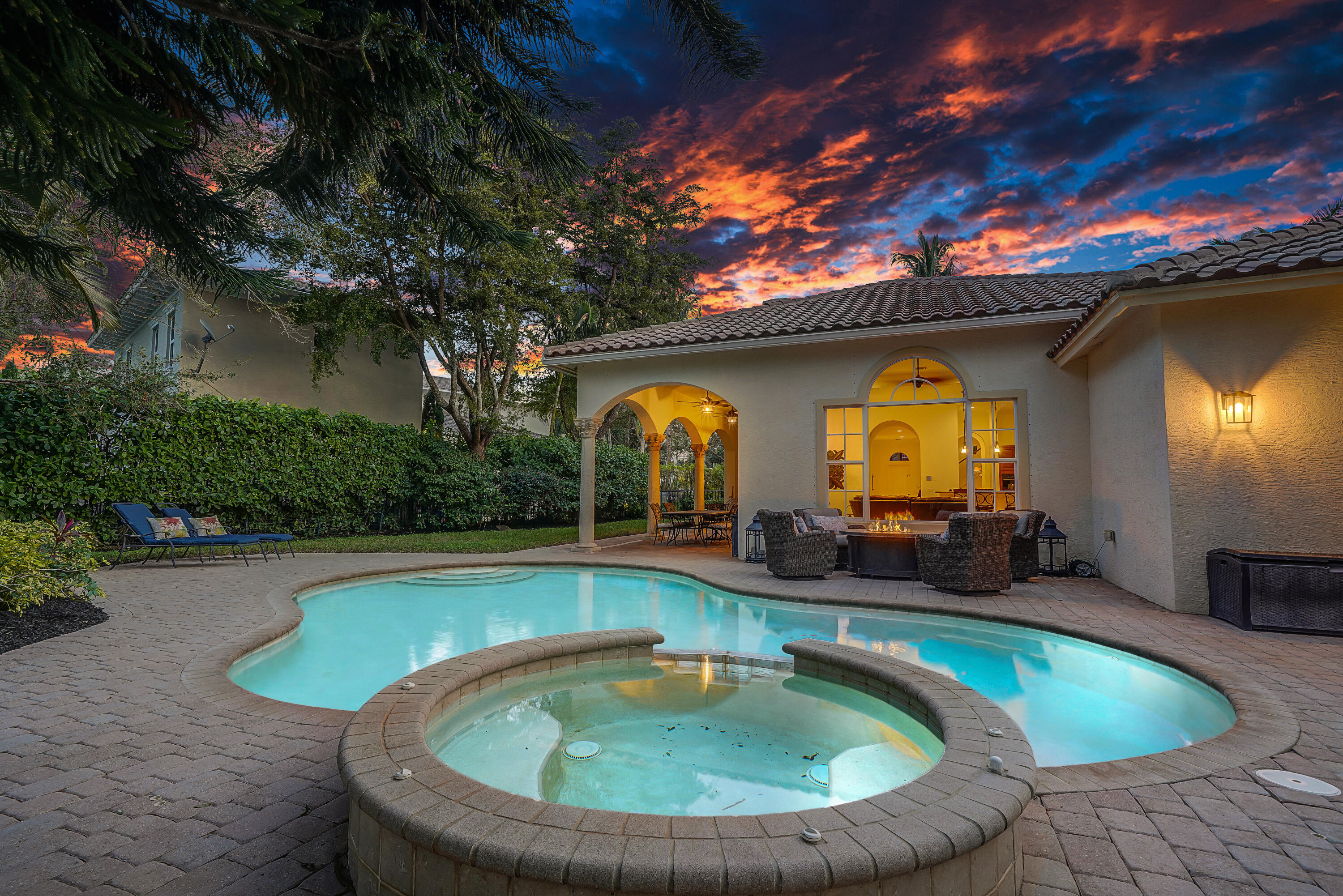 110 Villa Bella Jupiter, FL 33458 - Photo 60 of 79 75_Twilight_9