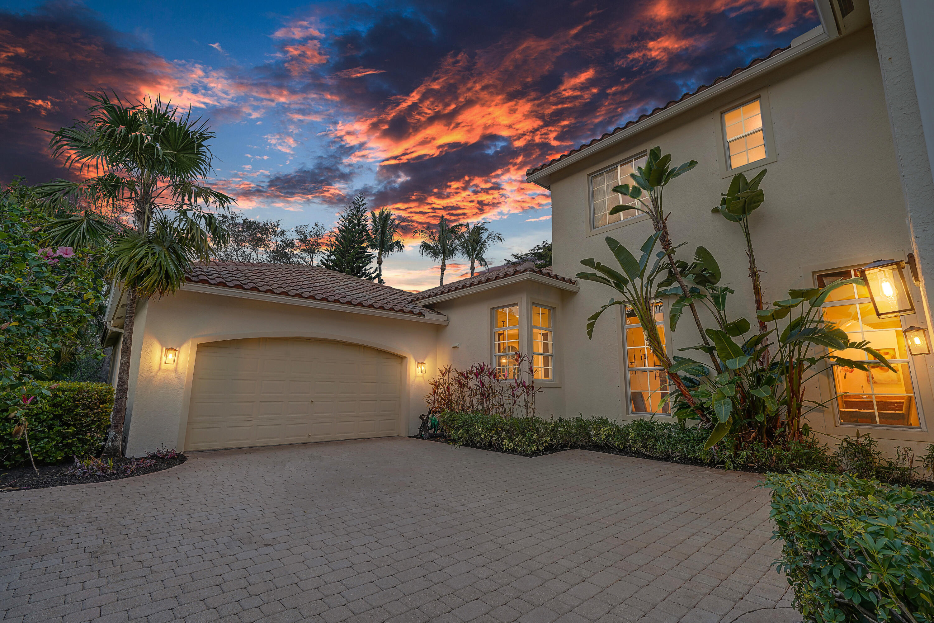 110 Villa Bella Jupiter, FL 33458 - Photo 7 of 79 70_Twilight_4