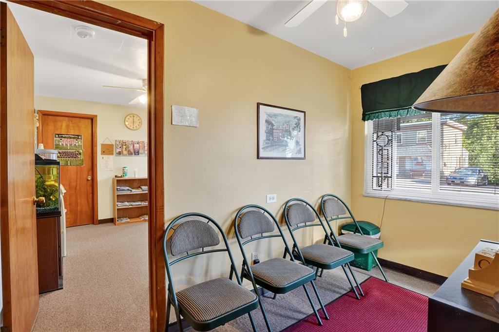 718 West Ingomar Road Pittsburgh, PA 15237 - Photo 31 of 40 a dining room with furniture and a window