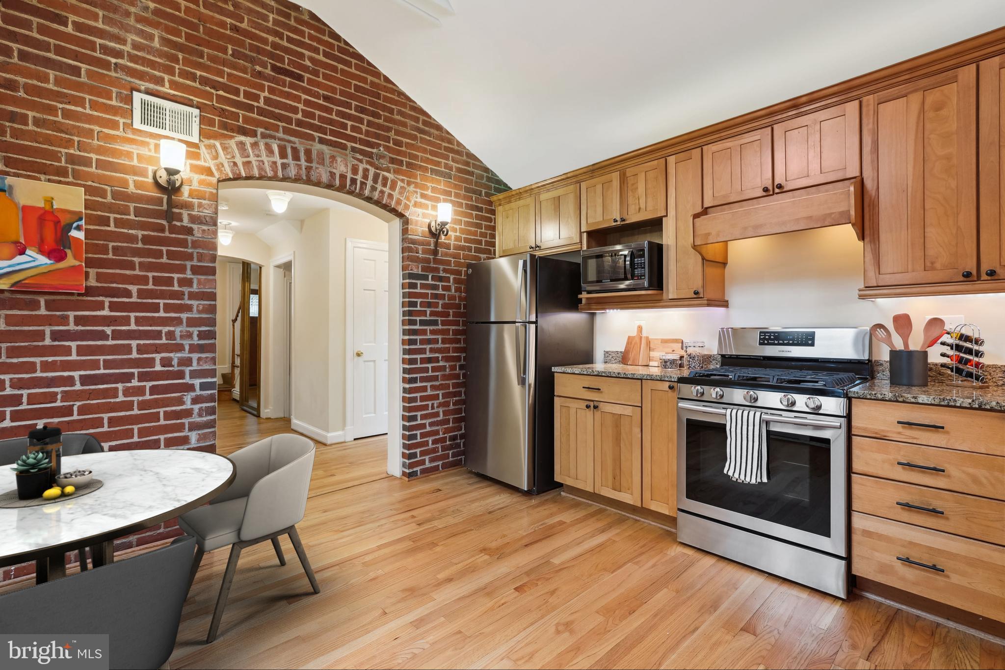 2209 Russell Road Alexandria, VA 22301 - Photo 13 of 48 Kitchen - virtually staged