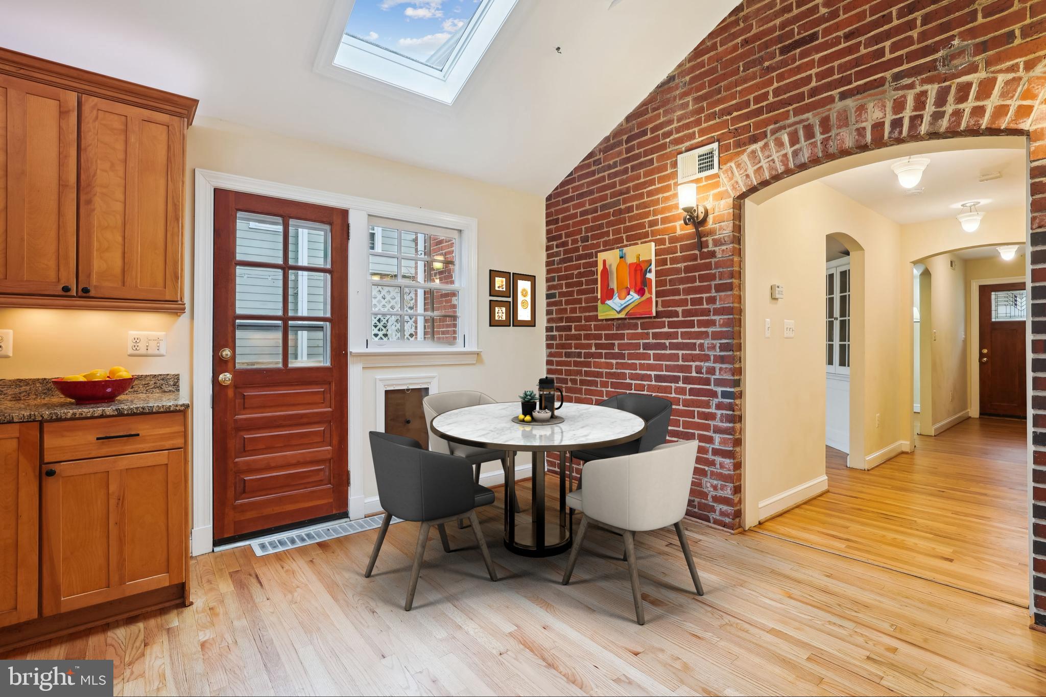 2209 Russell Road Alexandria, VA 22301 - Photo 14 of 48 Breakfast area - virtually staged
