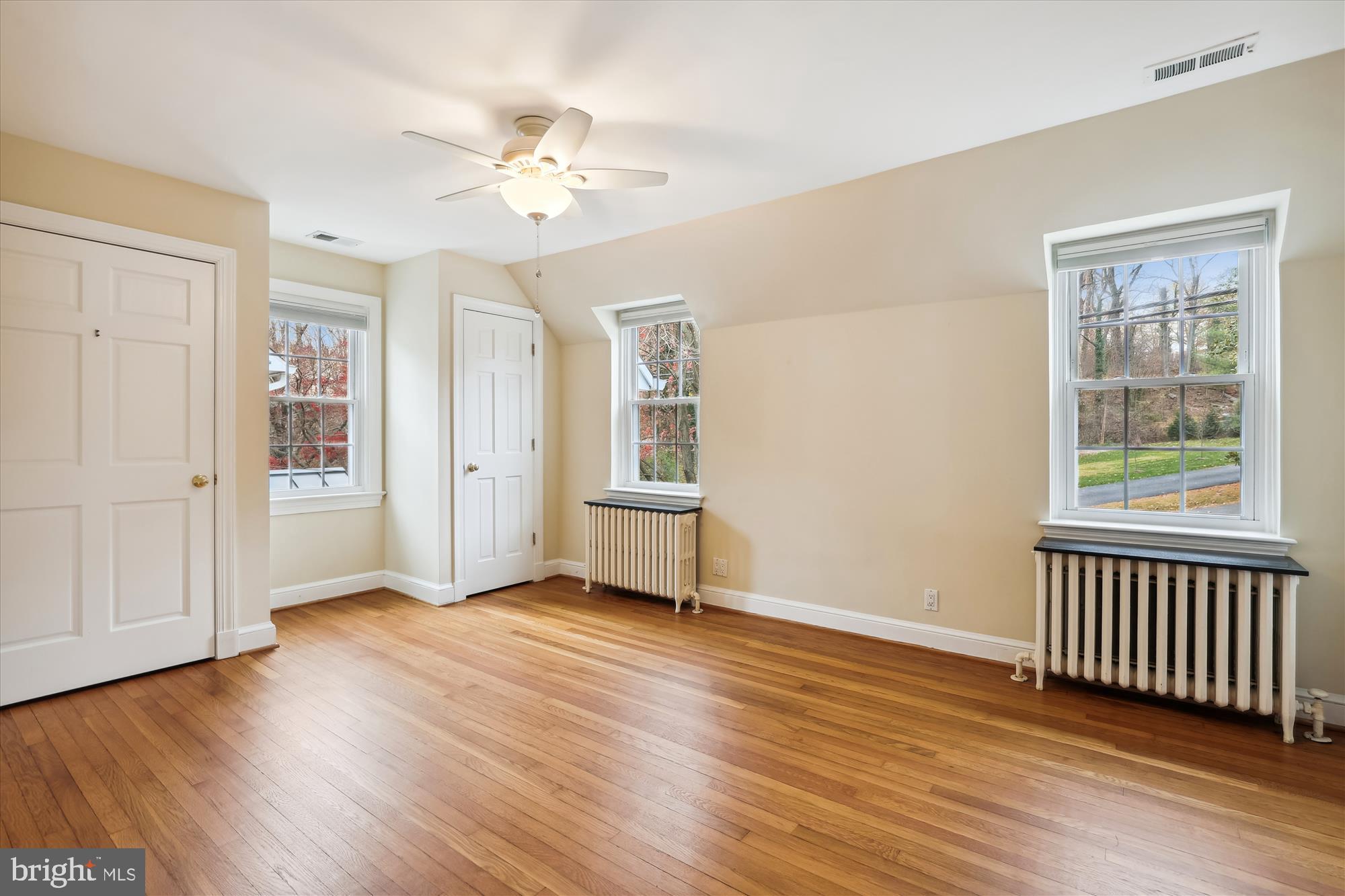2209 Russell Road Alexandria, VA 22301 - Photo 20 of 48 Primary Bedroom