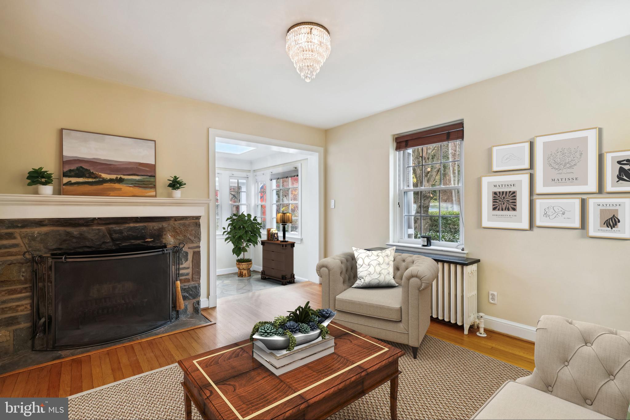 2209 Russell Road Alexandria, VA 22301 - Photo 6 of 48 Living Room-virtually staged