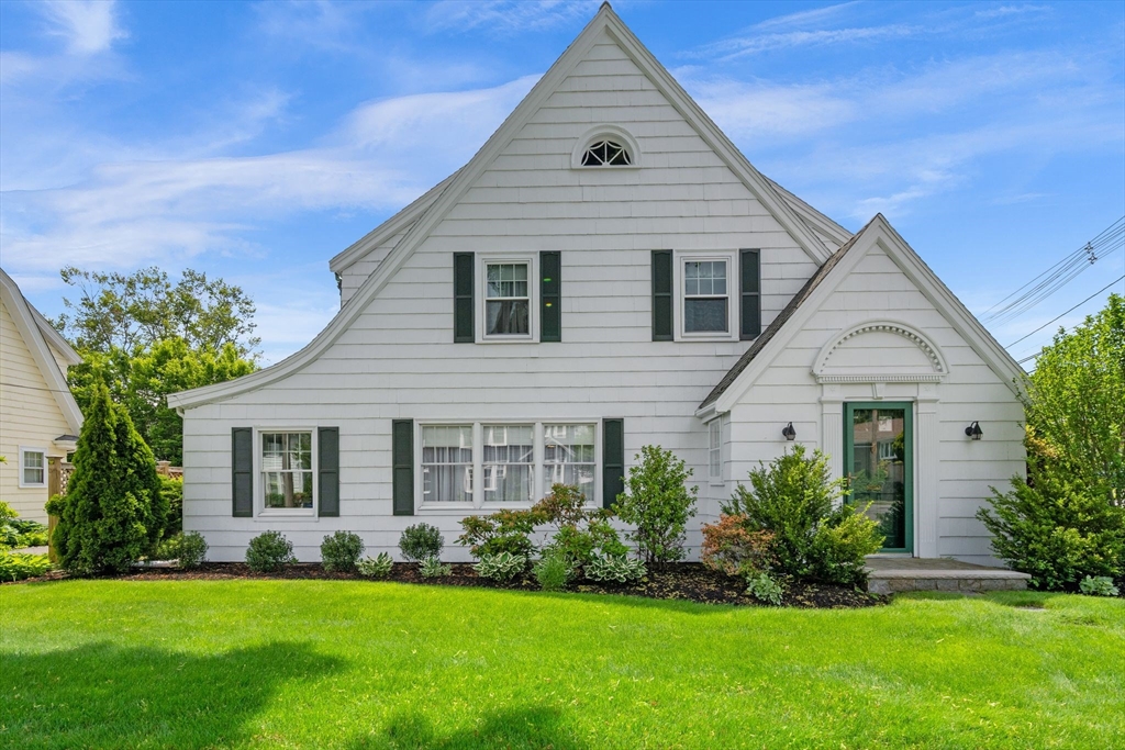 10 Charlotte Road Marblehead, MA 01945 - Photo 2 of 30