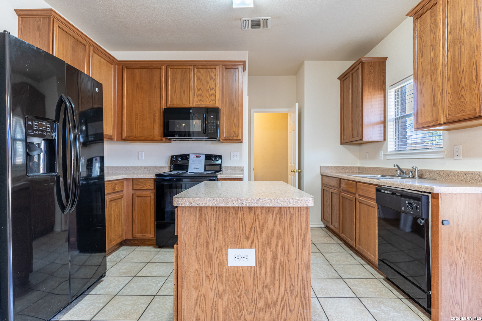 6615 Old Theater Road San Antonio, TX 78242 - Photo 9 of 31