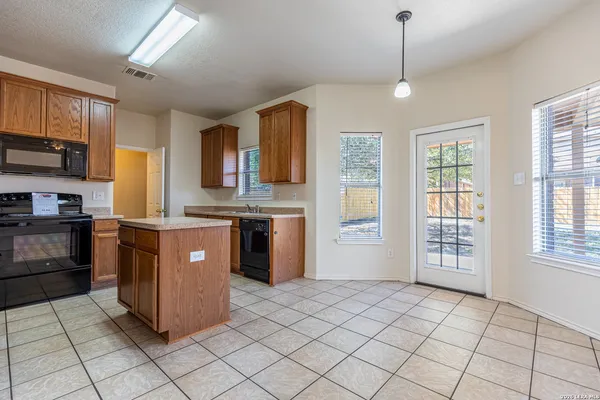 $1,600 | 6615 Old Theater Road, San Antonio, TX 78242