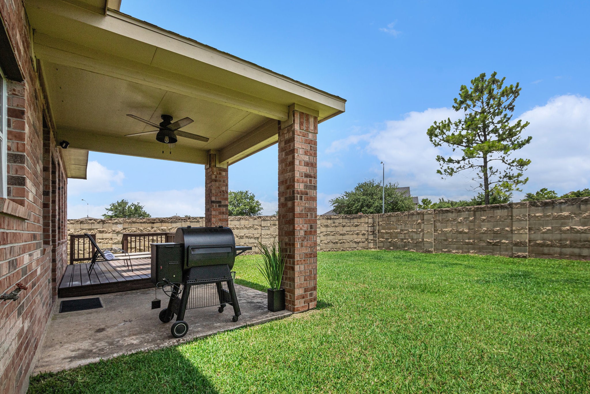 9719 Opal Rock Drive Rosharon, TX 77583 - Photo 27 of 33 Private patio with no backyard neighbors
