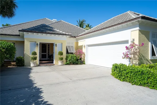 $2,700,000 | 70 Caribe Way, Vero Beach, FL 32963