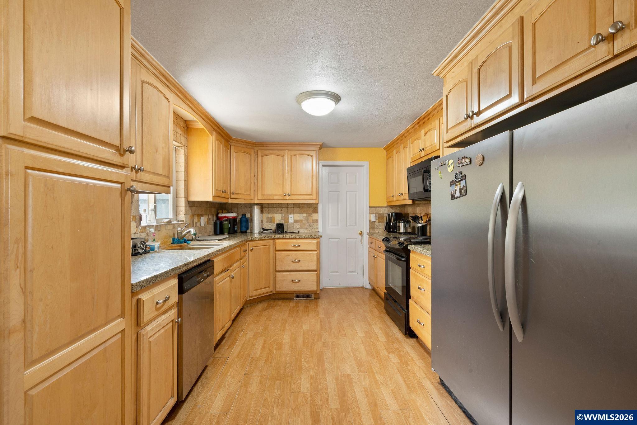 4952 Sunnyview Road Northeast Salem, OR 97305 - Photo 15 of 32