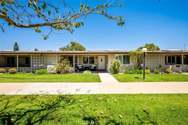 $380,800 | 13381 El Dorado Drive, Unit 202C M8, Seal Beach, CA 90740