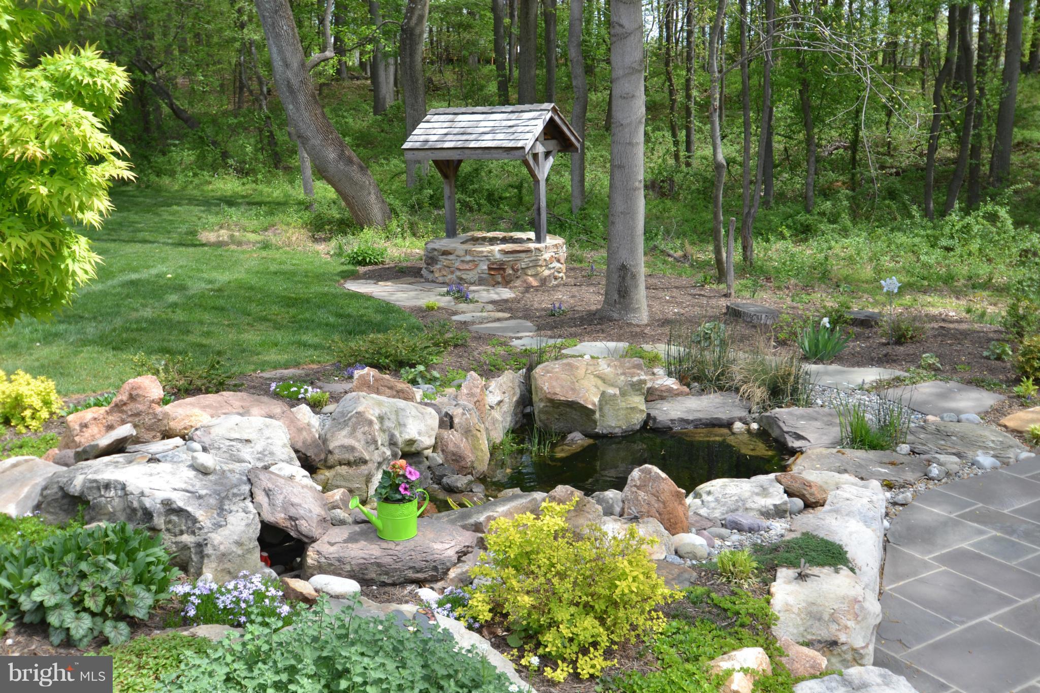 1827 Ridge Road Reisterstown, MD 21136 - Photo 29 of 30 a backyard of a house with lots of green space