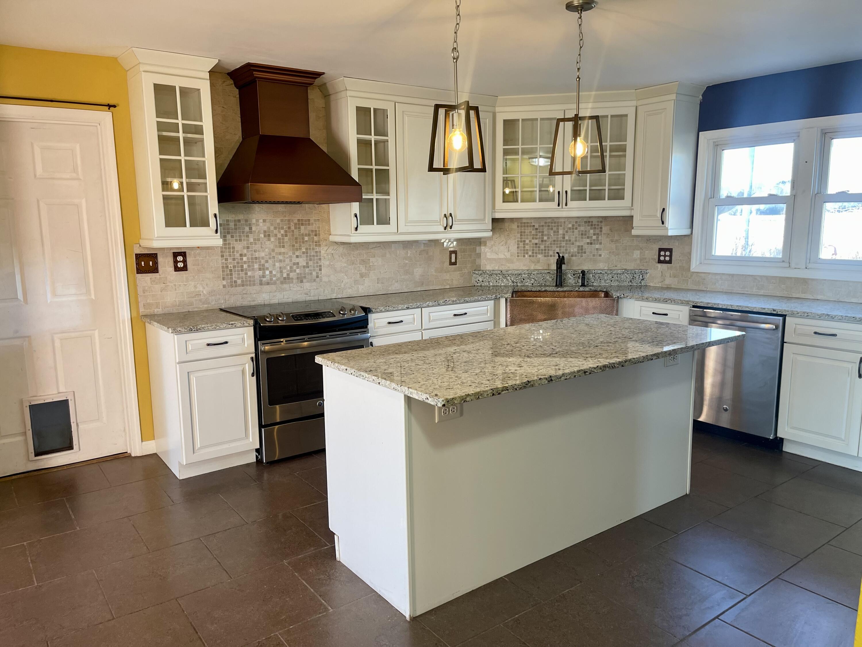 592 Stetson Road Chazy, NY 12921 - Photo 6 of 27 Gallery Image 6
