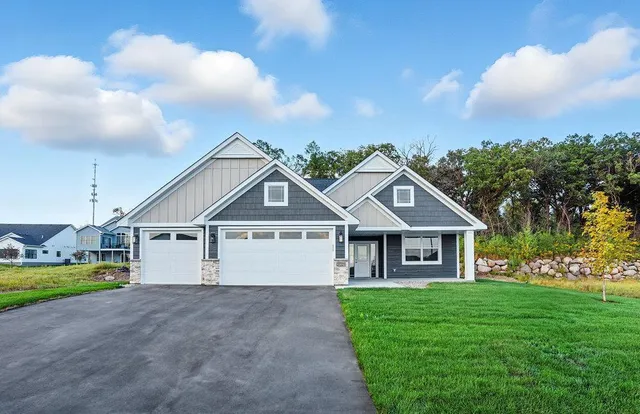 $629,899 | 27221 Pete's Hl Trail, Elko New Market, MN 55020