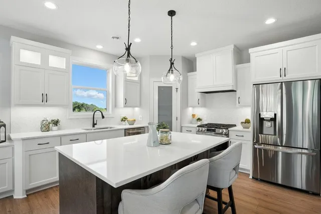 $629,899 | 27221 Pete's Hl Trail, Elko New Market, MN 55020