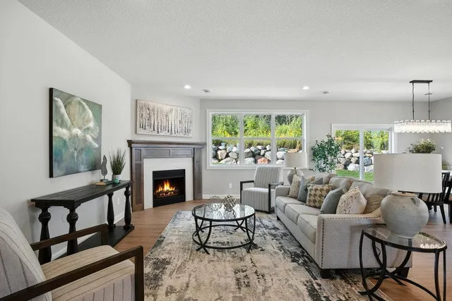 $629,899 | 27221 Pete's Hl Trail, Elko New Market, MN 55020