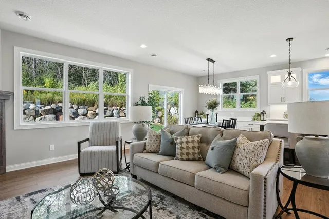 $629,899 | 27221 Pete's Hl Trail, Elko New Market, MN 55020