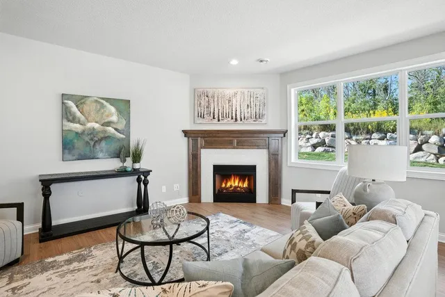 $629,899 | 27221 Pete's Hl Trail, Elko New Market, MN 55020