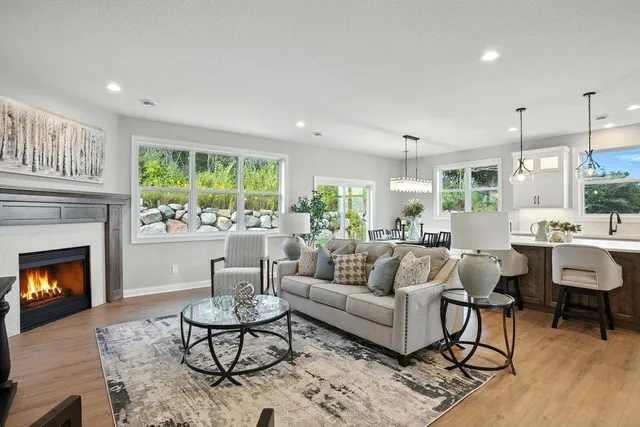 $629,899 | 27221 Pete's Hl Trail, Elko New Market, MN 55020