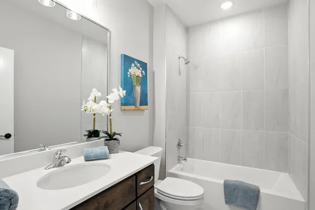 $629,899 | 27221 Pete's Hl Trail, Elko New Market, MN 55020