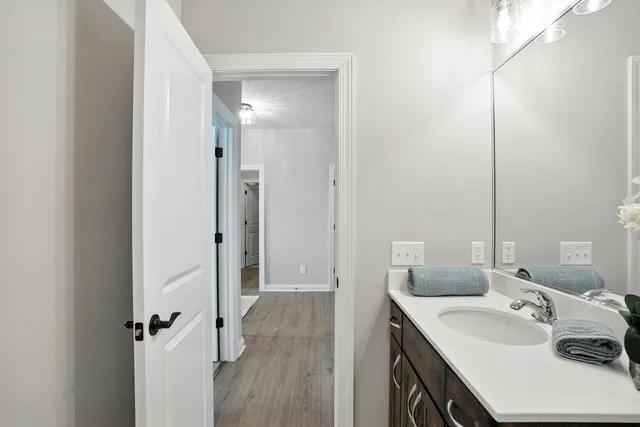 $629,899 | 27221 Pete's Hl Trail, Elko New Market, MN 55020