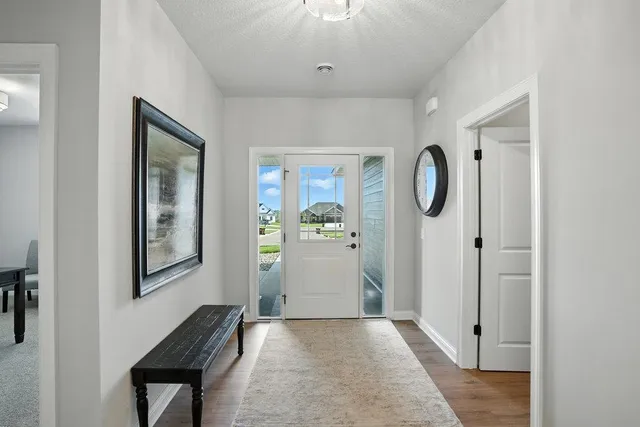 $629,899 | 27221 Pete's Hl Trail, Elko New Market, MN 55020