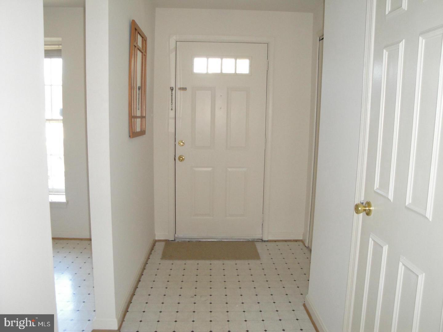 8029 Edinburgh Drive Springfield, VA 22153 - Photo 8 of 24