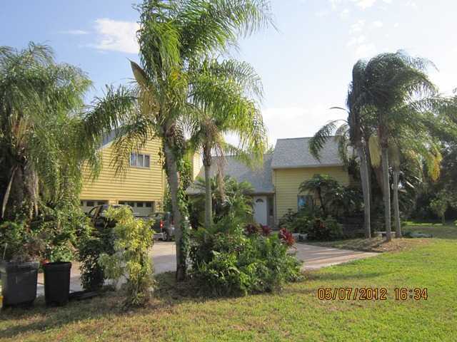 3230 Seagrape Road Lantana, FL 33462 - Photo 1 of 10 Primary Photo
