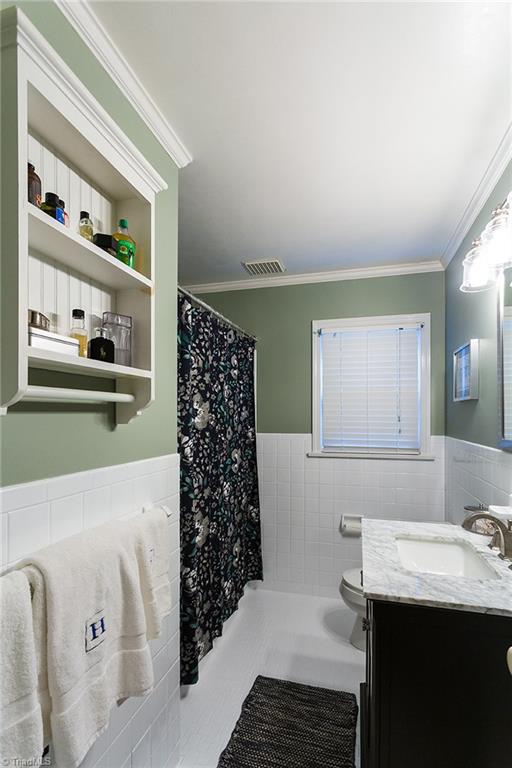 2741 Spring Garden Road Winston-Salem, NC 27106 - Photo 20 of 30 Remodeled hall bath