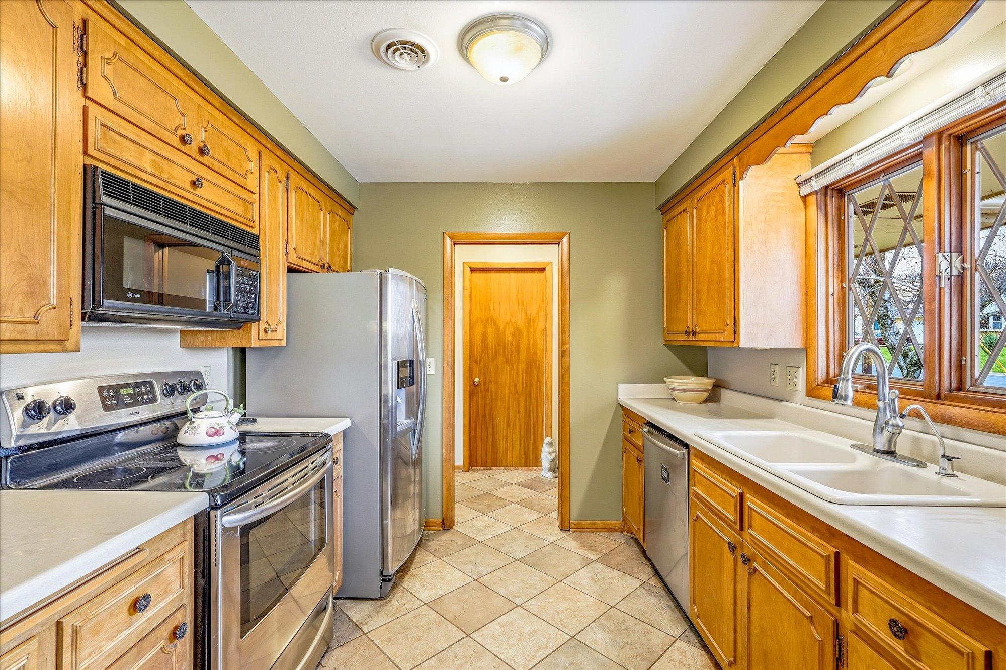 171 Rice Creek Terrace Northeast Fridley, MN 55432 - Photo 13 of 40