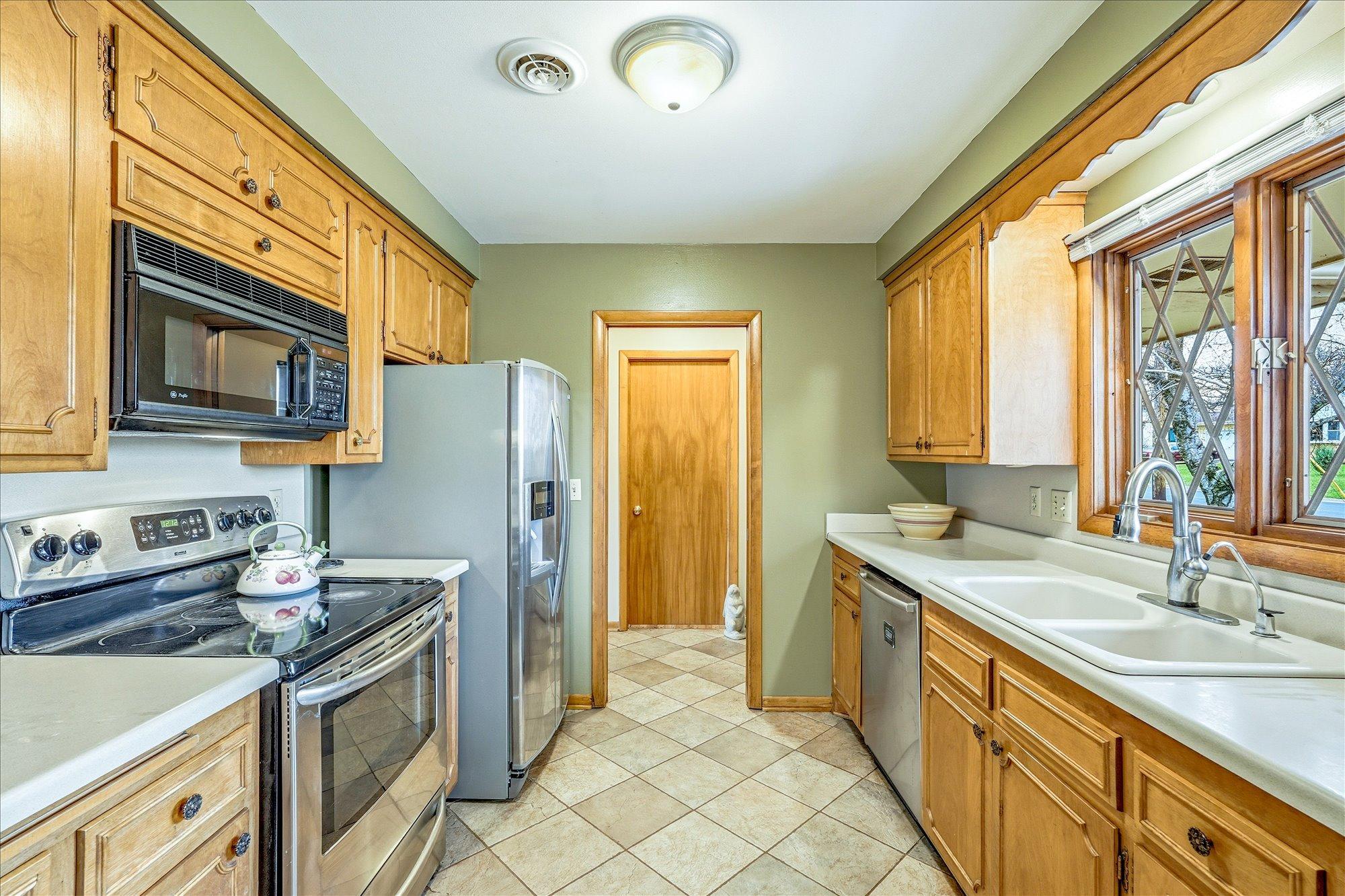 171 Rice Creek Terrace Northeast Fridley, MN 55432 - Photo 14 of 40