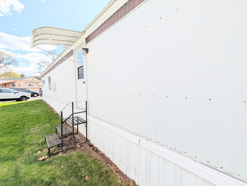 404 Southwick Road, Unit 4 Westfield, MA 01085 - Photo 25 of 27 Gallery Image 25
