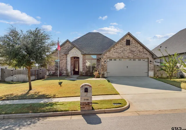 $490,000 | 3108 Salado Creek Drive, Tyler, TX 75703