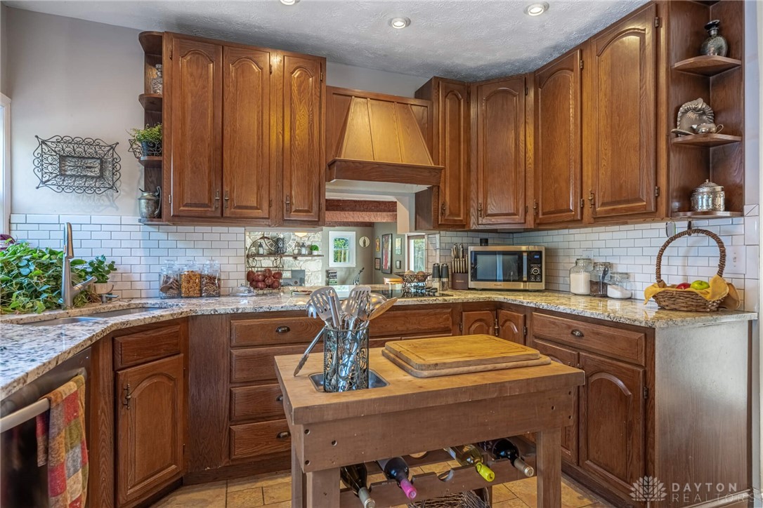 8375 North Montgomery County Line Road Englewood, OH 45322 - Photo 7 of 42 Gallery Image 7