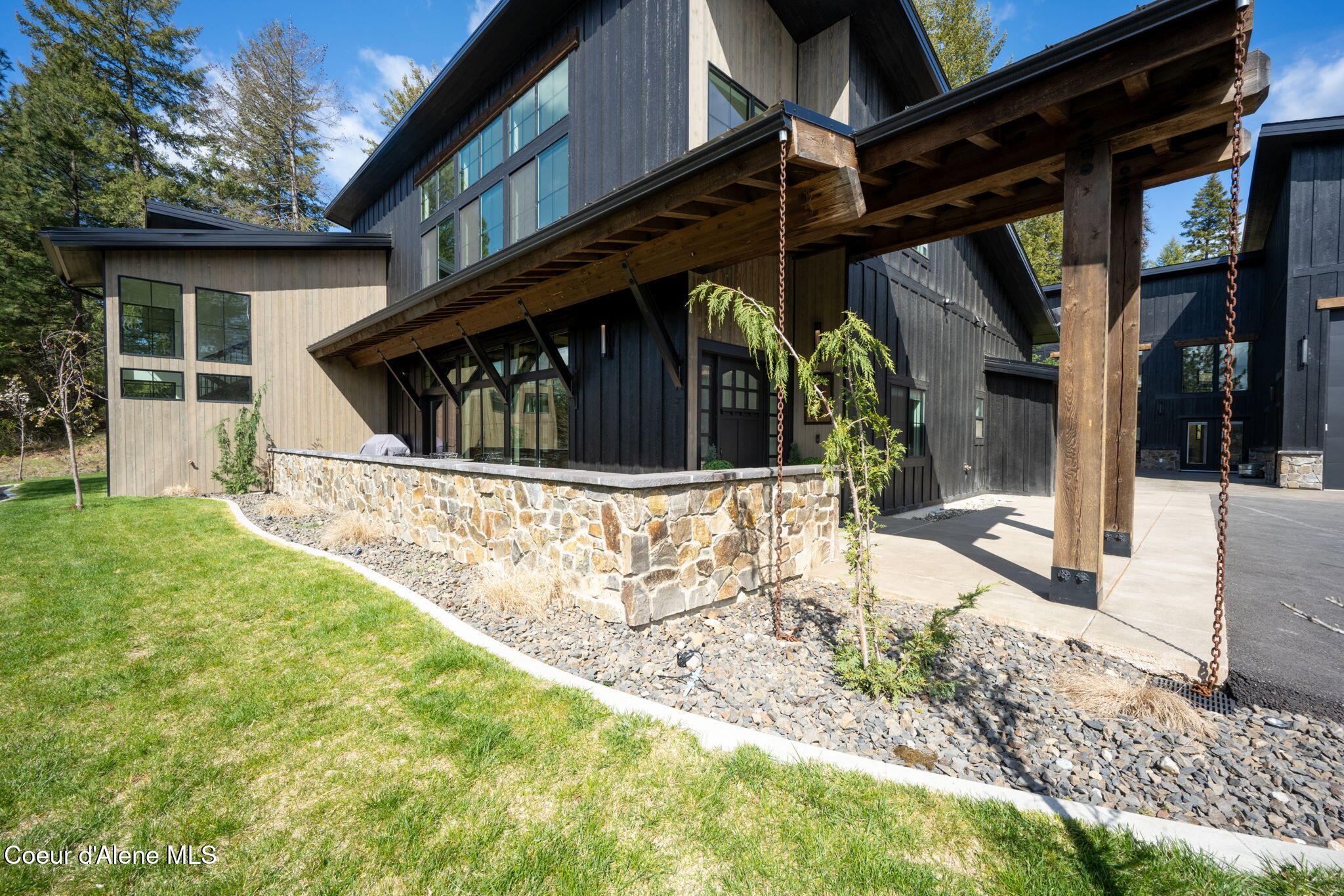 6799 East Shiras Road Coeur D'Alene, ID 83814 - Photo 5 of 98 Exterior Entrance