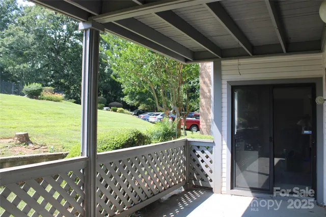 $214,000 | 5864 Harris Grove Lane, Charlotte, NC 28212