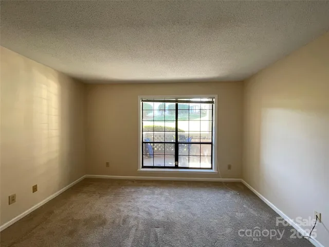 $214,000 | 5864 Harris Grove Lane, Charlotte, NC 28212