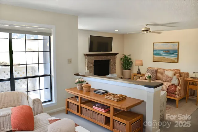 $214,000 | 5864 Harris Grove Lane, Charlotte, NC 28212