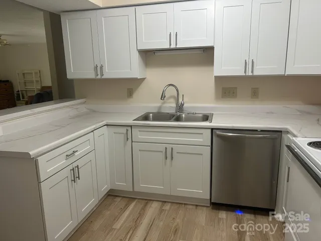 $214,000 | 5864 Harris Grove Lane, Charlotte, NC 28212