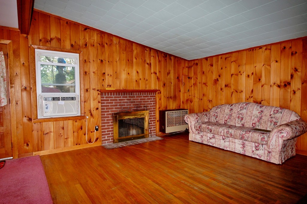84 Oak Ridge Road Lunenburg, MA 01462 - Photo 13 of 25 Gallery Image 13