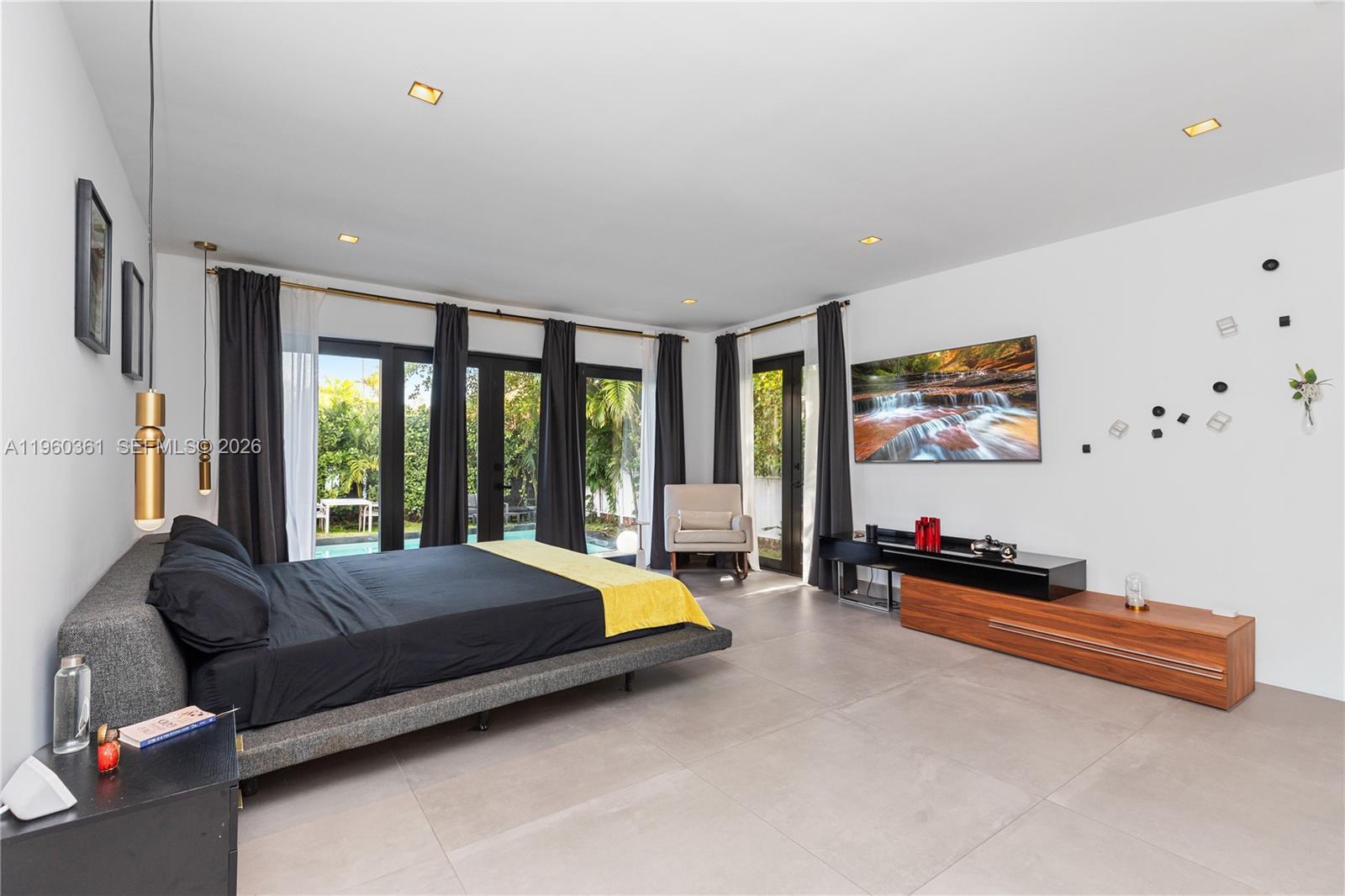 63 Southwest 31st Road Miami, FL 33129 - Photo 15 of 38 Primary