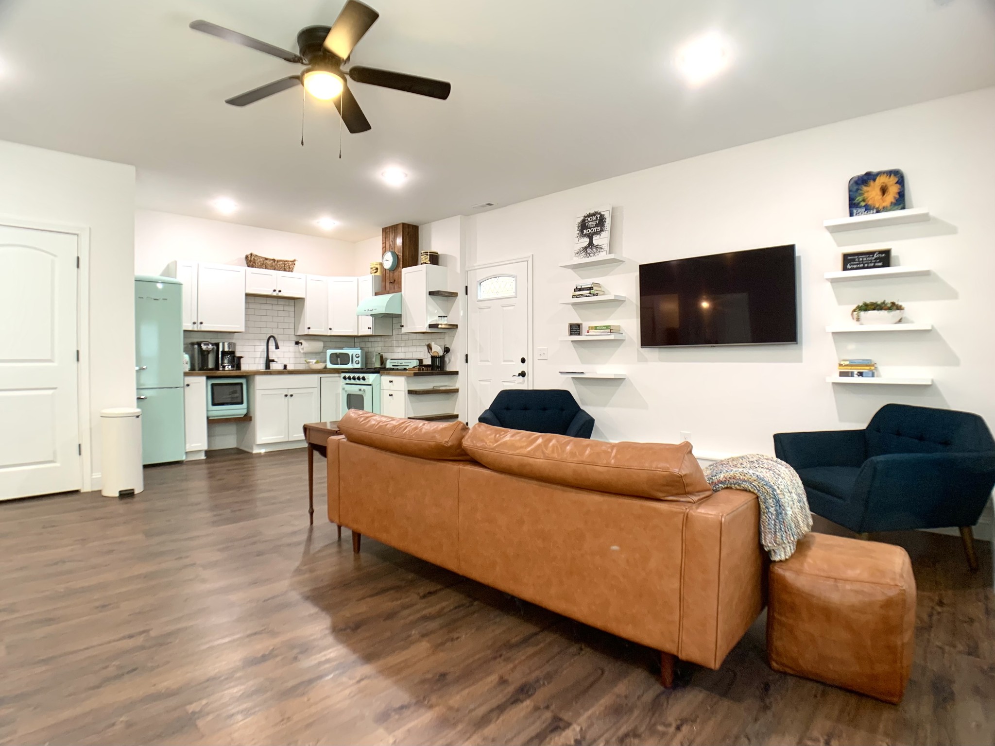 3979 Lem Davis Road Cunningham, TN 37052 - Photo 52 of 70 a living room with furniture and a flat screen tv