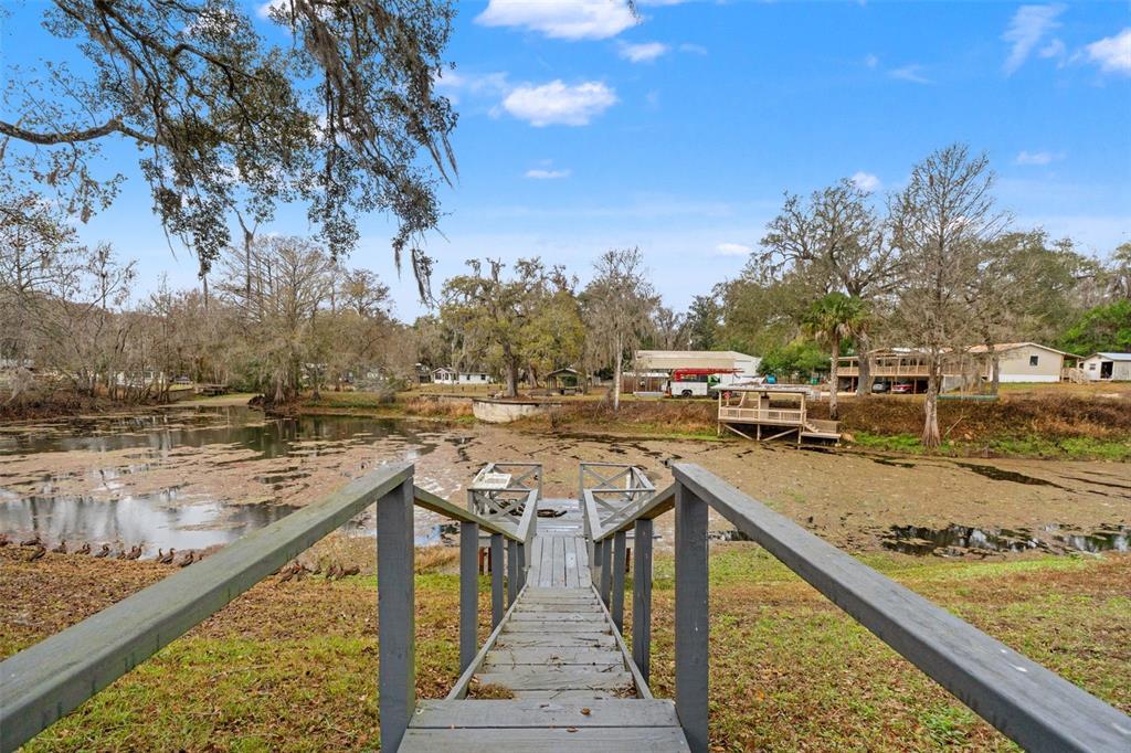 7154 County Road 651 Bushnell, FL 33513 - Photo 28 of 34 a view of a terrace with skyline