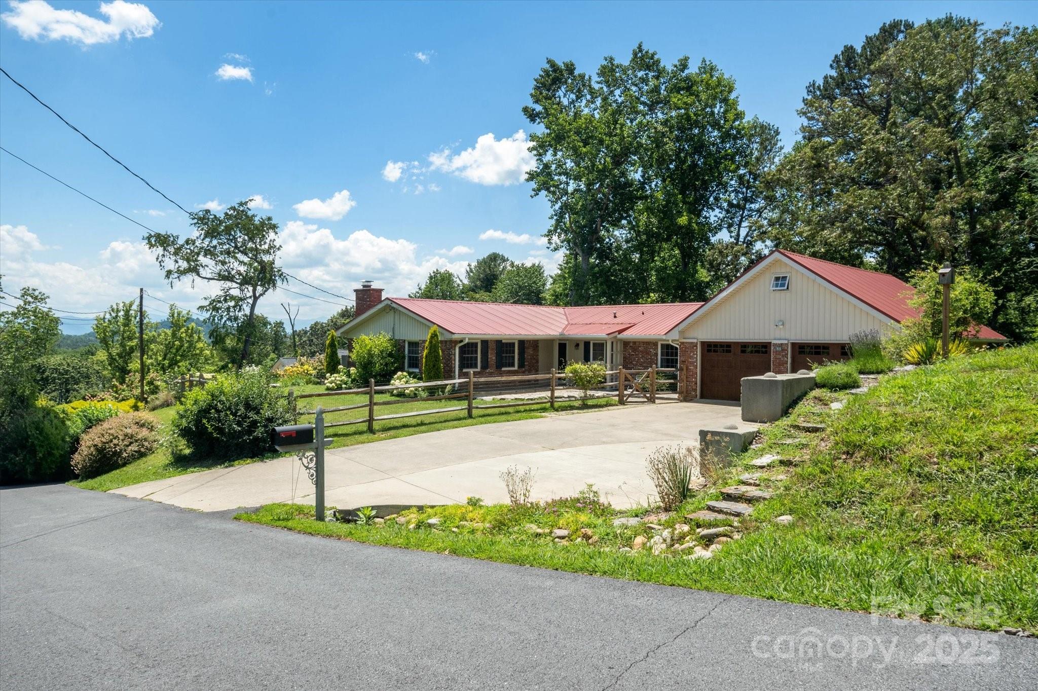 88 Gibson Road Asheville, NC 28804 - Photo 1 of 34 Gallery Image 1