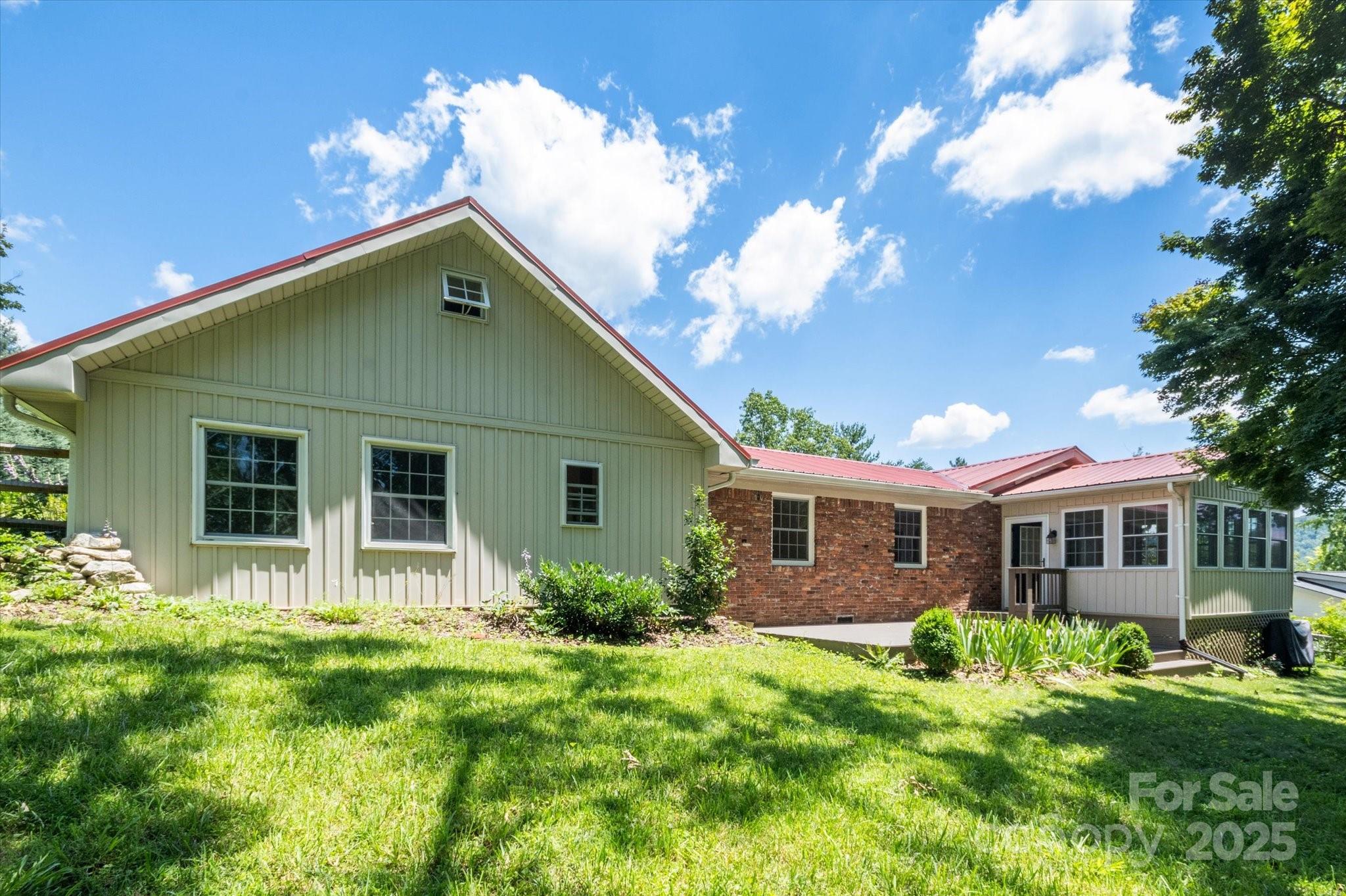 88 Gibson Road Asheville, NC 28804 - Photo 3 of 34 Gallery Image 3