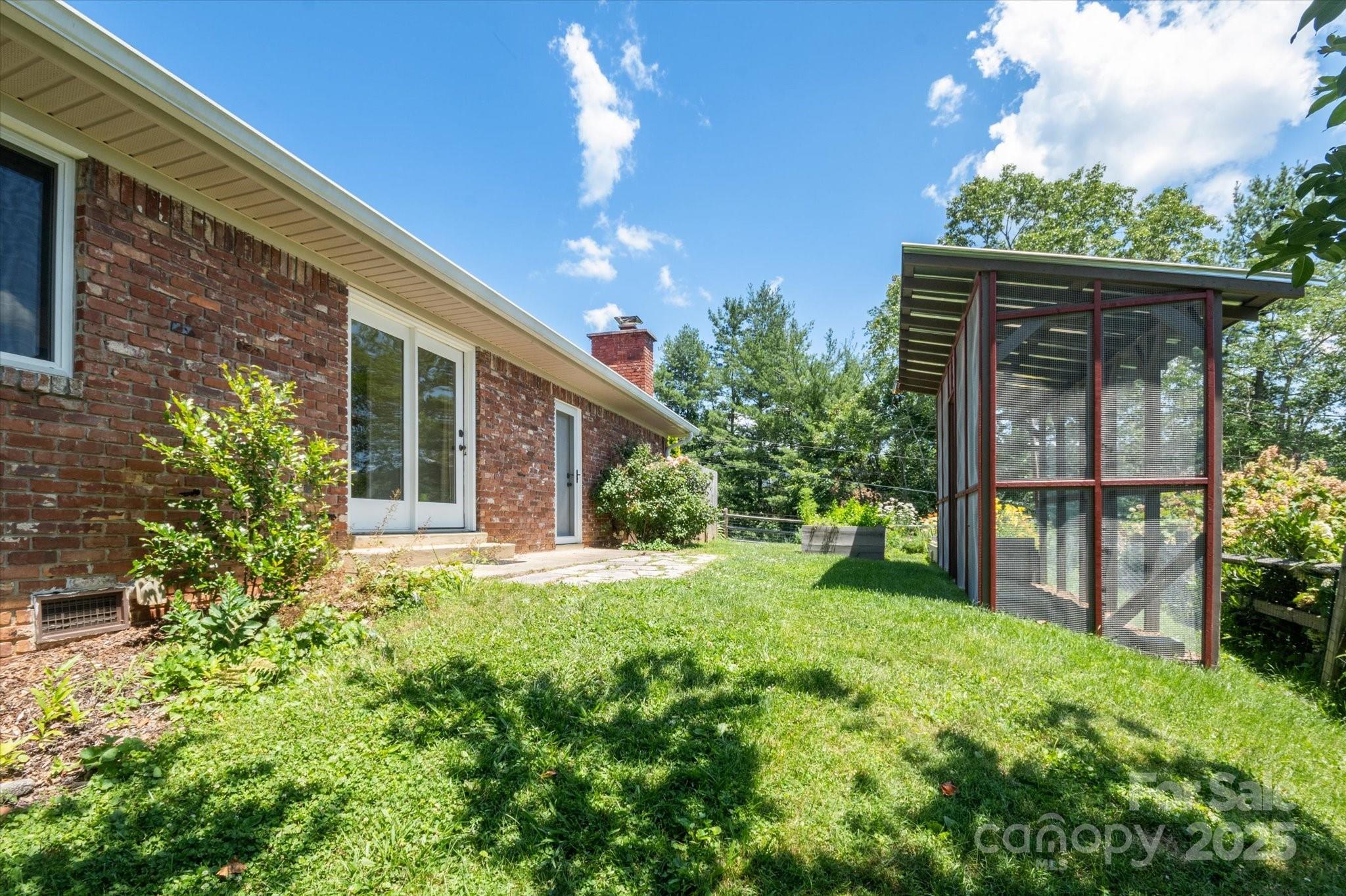 88 Gibson Road Asheville, NC 28804 - Photo 33 of 34 Gallery Image 33