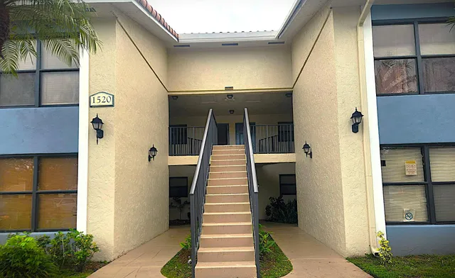 $1,850 | 1520 Lake Crystal Drive, Unit F, West Palm Beach, FL 33411